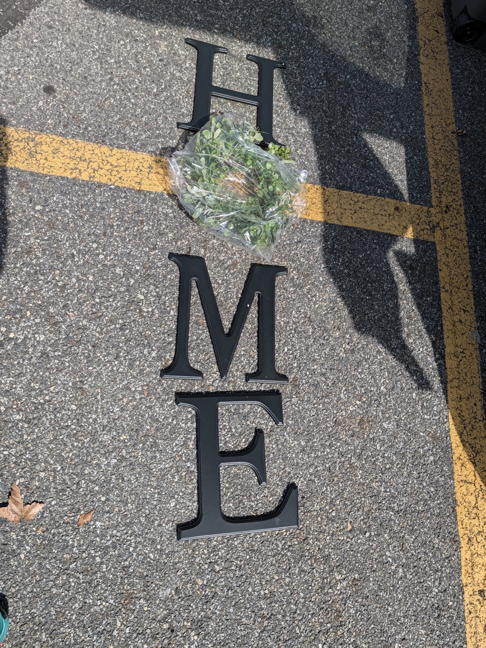 HOME Wall Letters with Green Wreath - Black